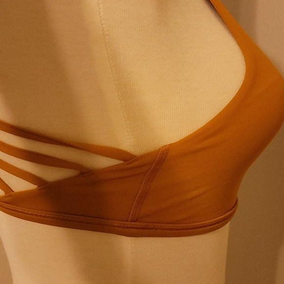 Lululemon Criss-cross straps sports bra size 6 - Picture 3 of 7